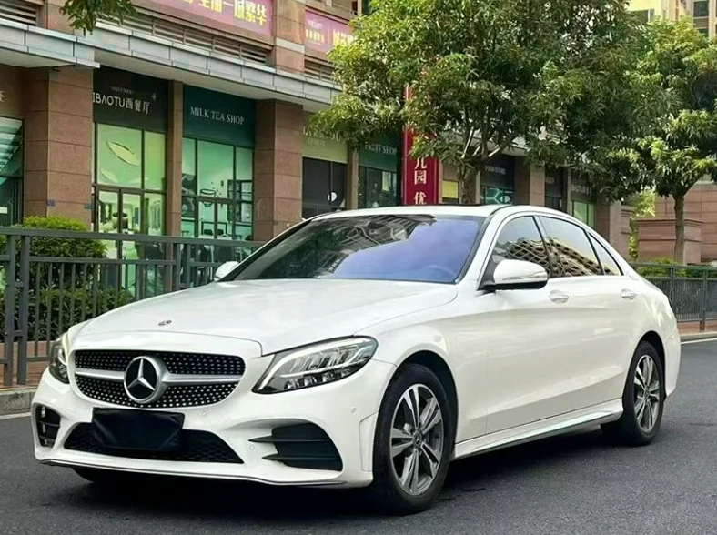 奔驰C 内饰前排