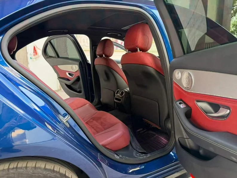 奔驰C 内饰前排