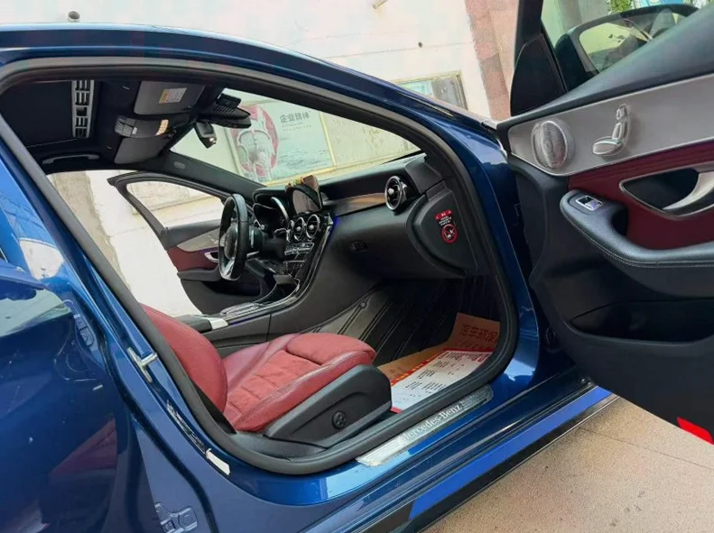 奔驰C 后面外观三