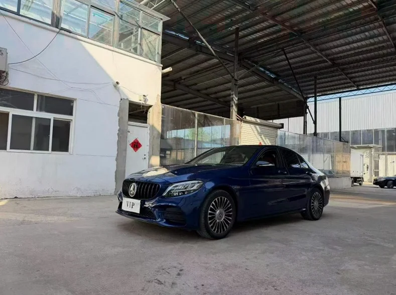 奔驰C 正面外观二