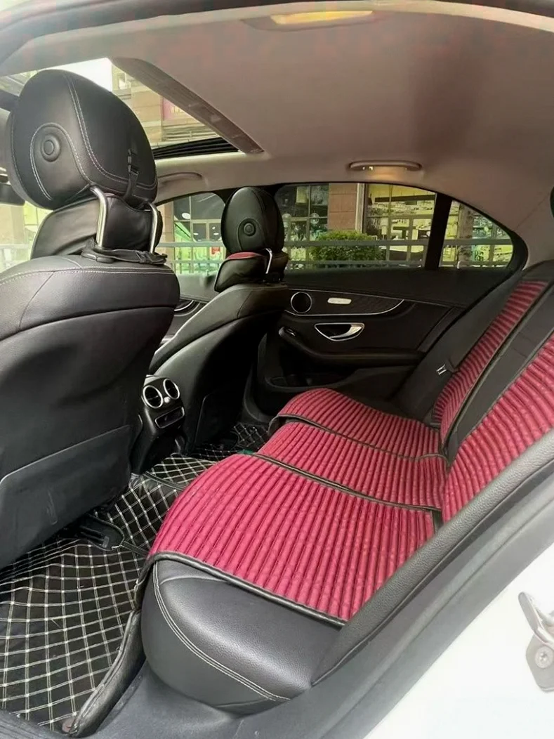 奔驰C 后面外观二