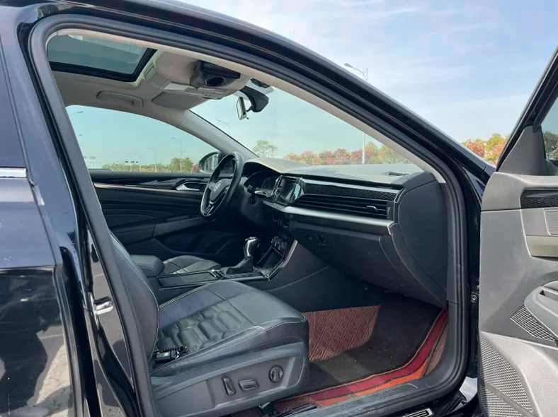 大众帕萨特 后面外观三