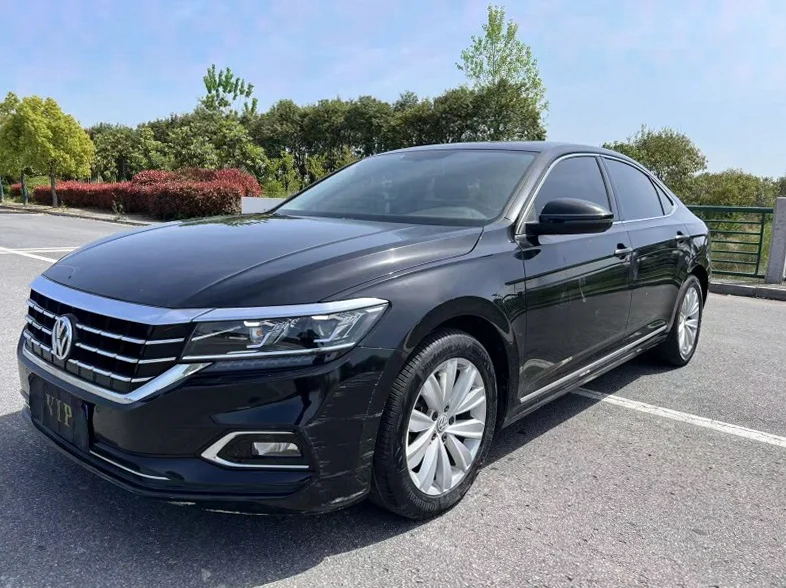 大众帕萨特 正面外观三