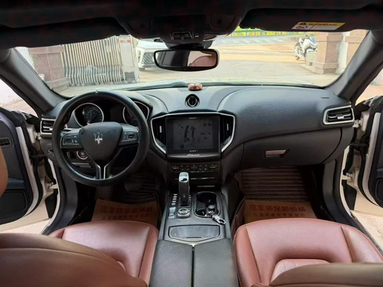 玛莎拉蒂Ghibli 后面外观二