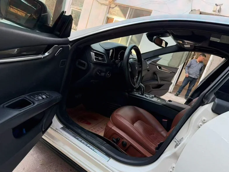 玛莎拉蒂Ghibli 后面外观一