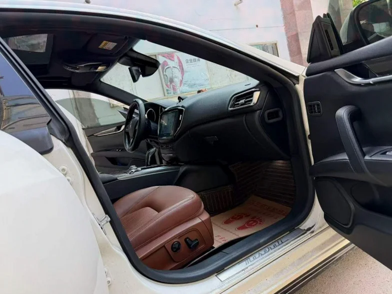 玛莎拉蒂Ghibli 后面外观三