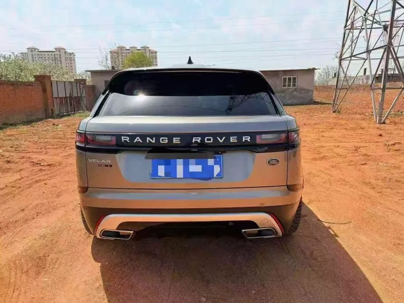 路虎揽胜星脉 内饰后排