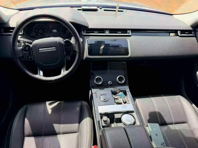 路虎揽胜星脉 后面外观一