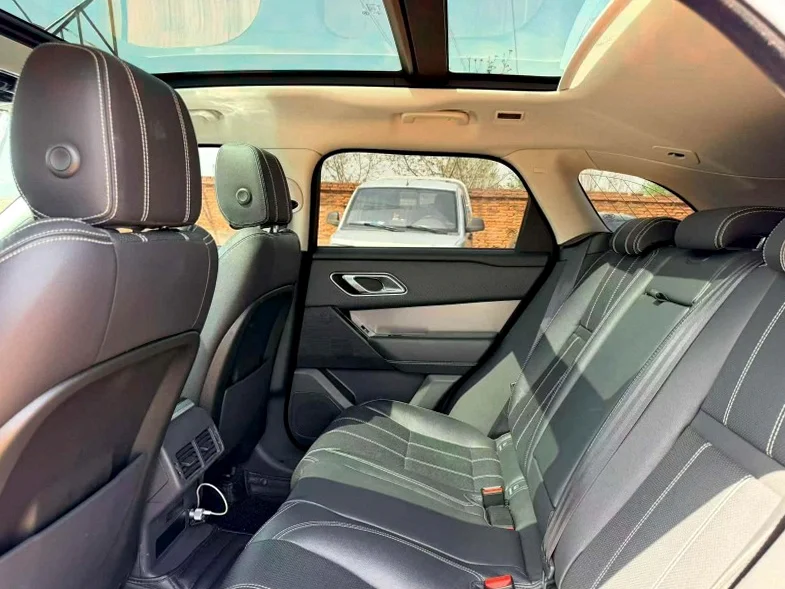 路虎揽胜星脉 后面外观二