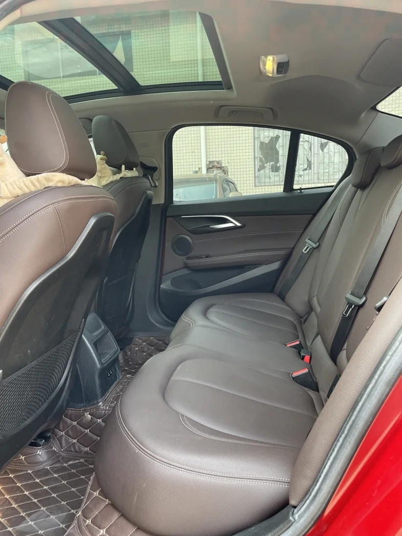 宝马1系 后面外观三