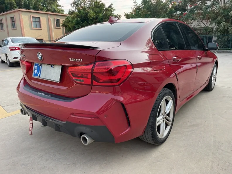 宝马1系 后面外观一