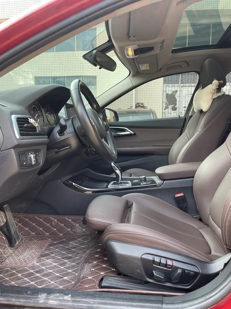 宝马1系 内饰后排