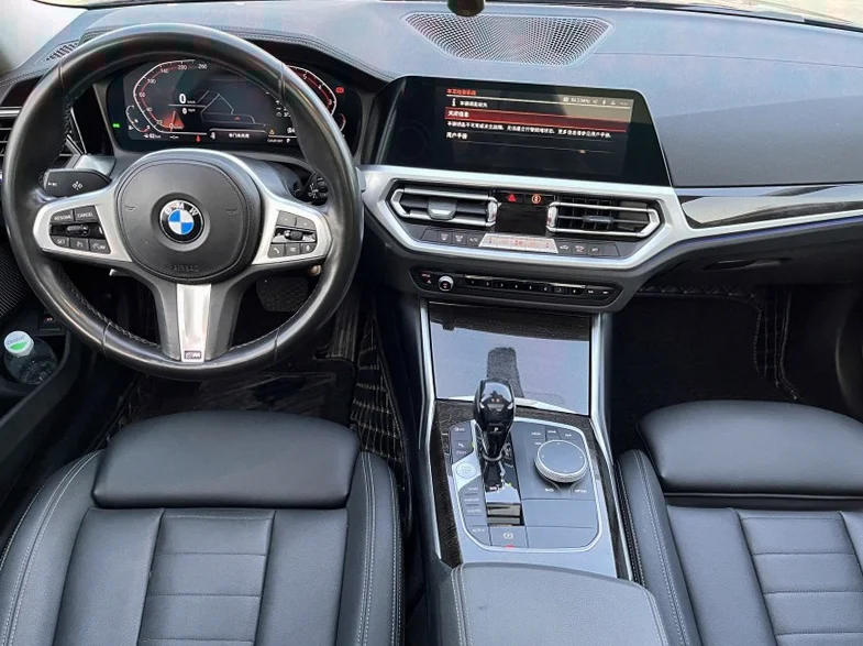 宝马3系 内饰前排