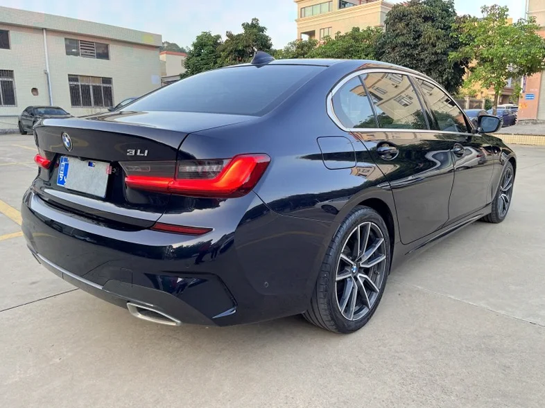 宝马3系 后面外观二