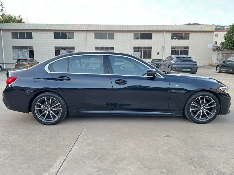 宝马3系 正面外观二