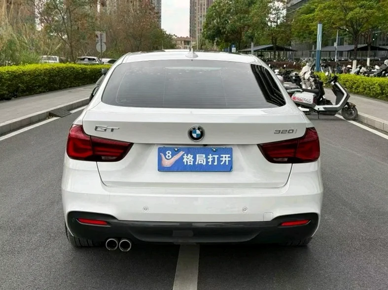 宝马3系 后面外观三