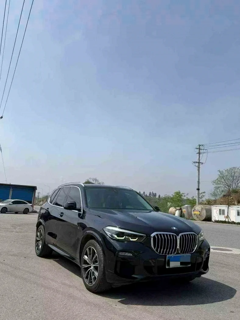 宝马X5 正面外观二