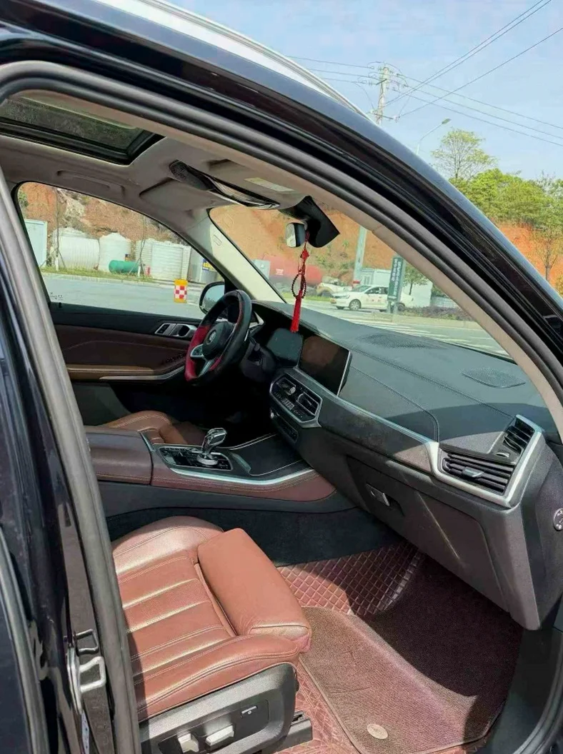 宝马X5 后面外观三