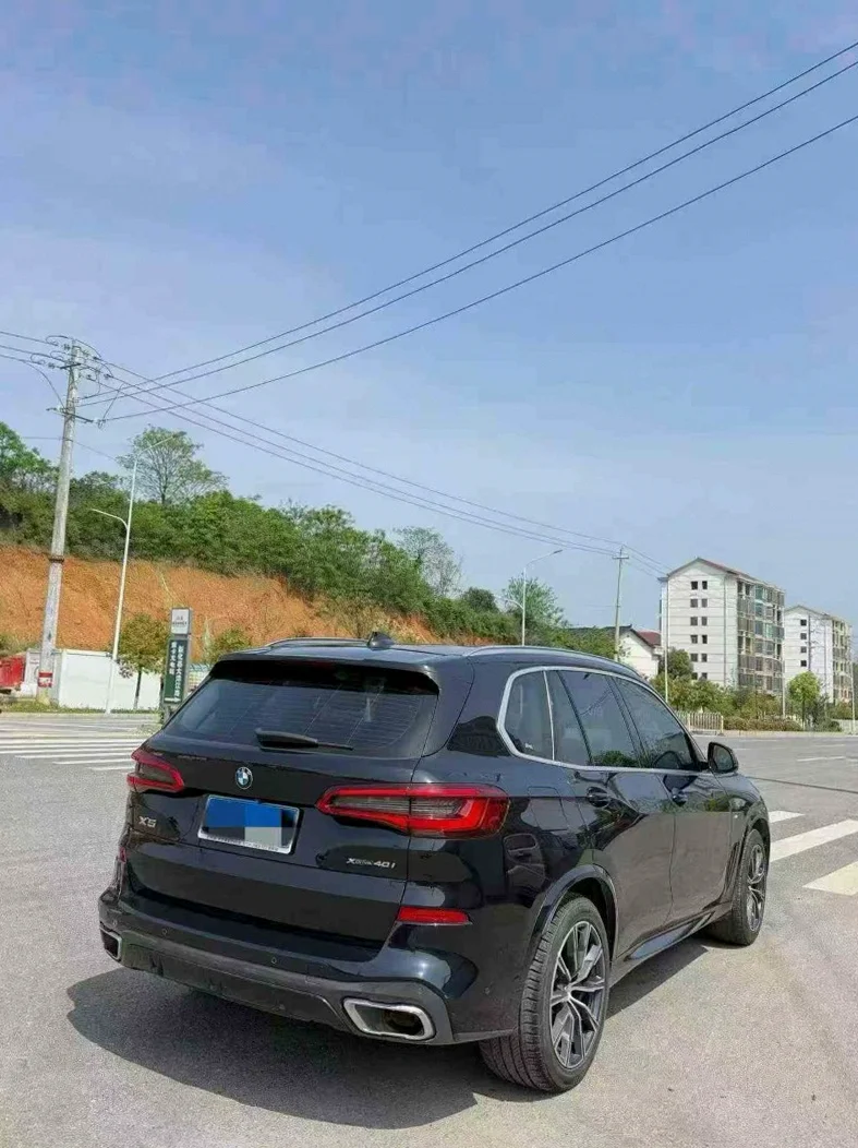 宝马X5 后面外观二