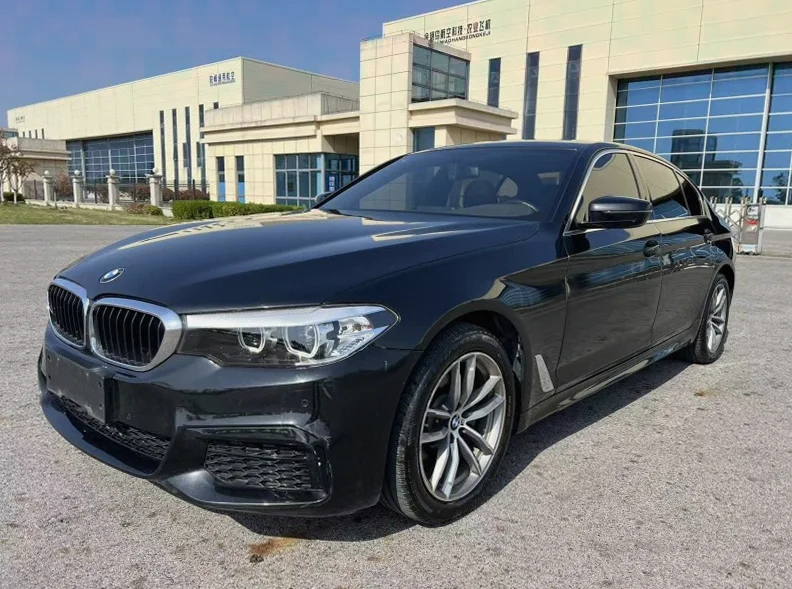 宝马5系 正面外观三