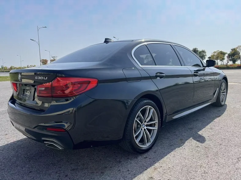 宝马5系 内饰后排