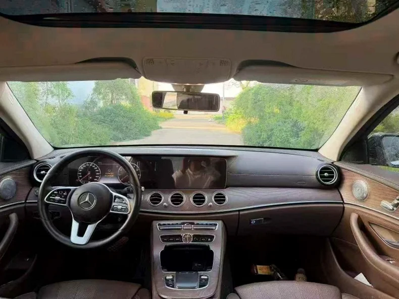 奔驰E 后面外观二