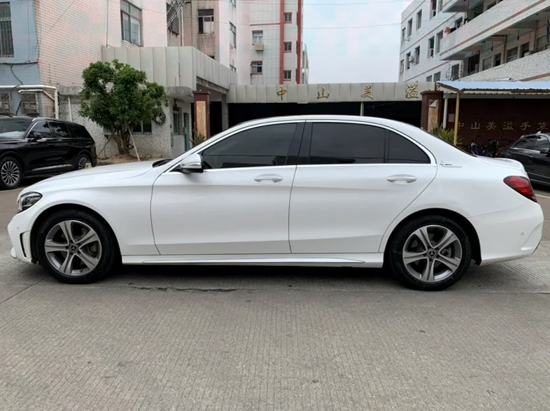 奔驰C 正面外观三