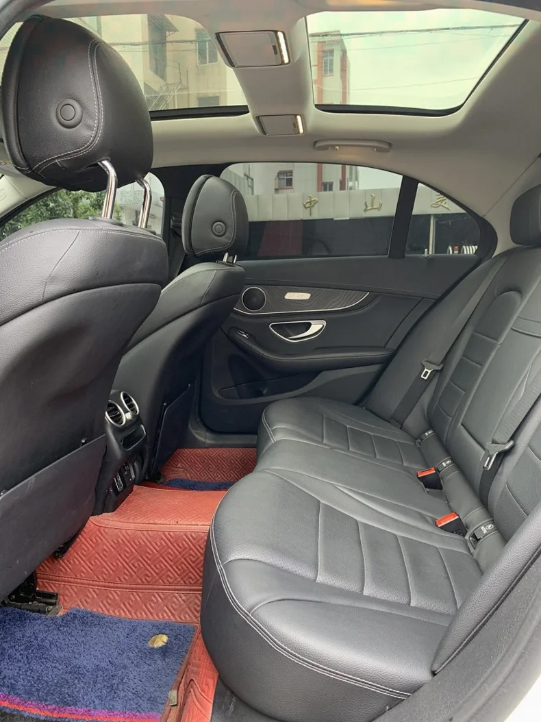 奔驰C 后面外观三