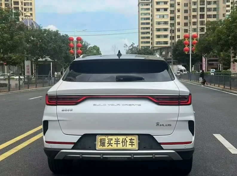 比亚迪宋 驾驶室