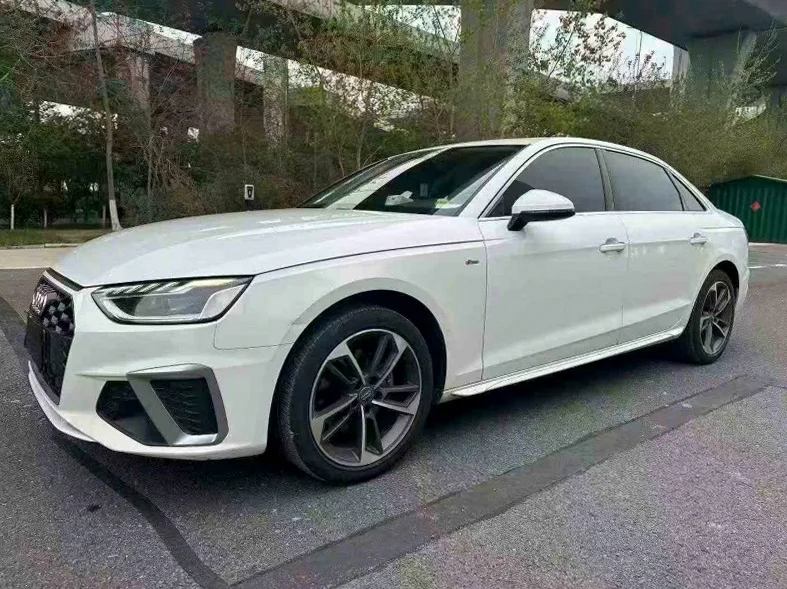 奥迪A4L 正面外观二