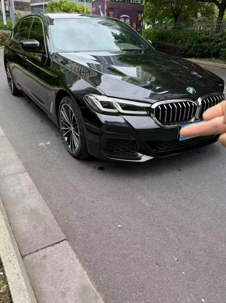 宝马5系 正面外观三