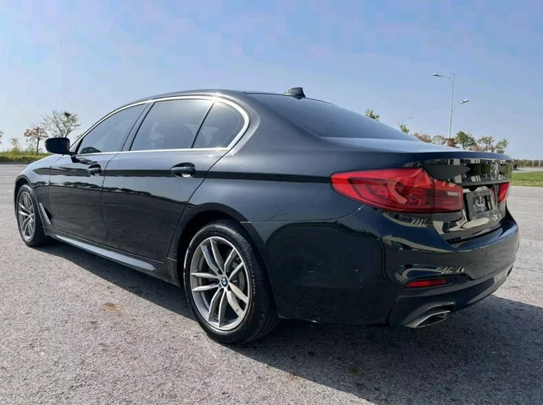 宝马5系 内饰后排