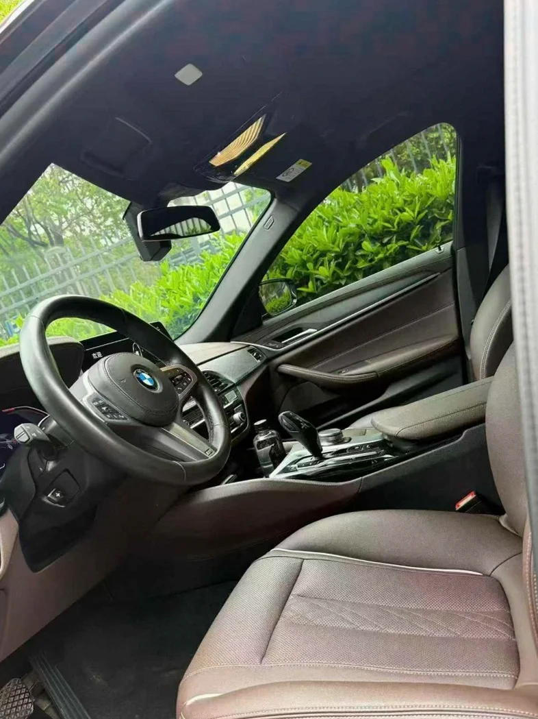 宝马5系 后面外观二