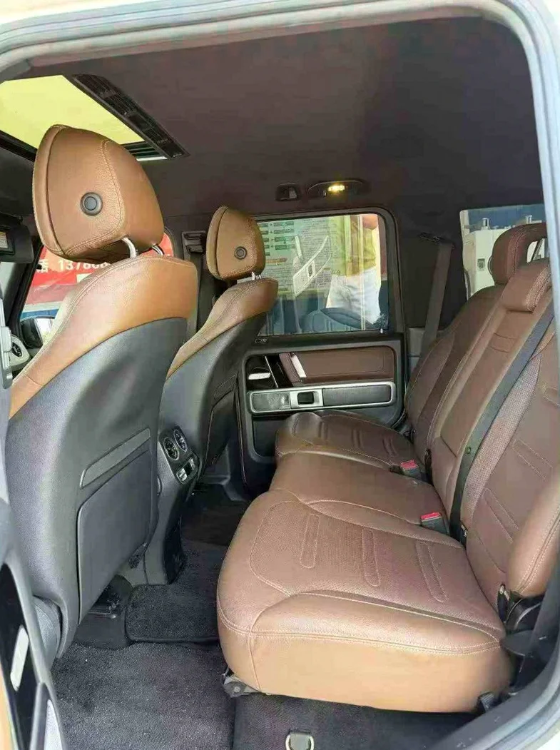 奔驰G 内饰前排