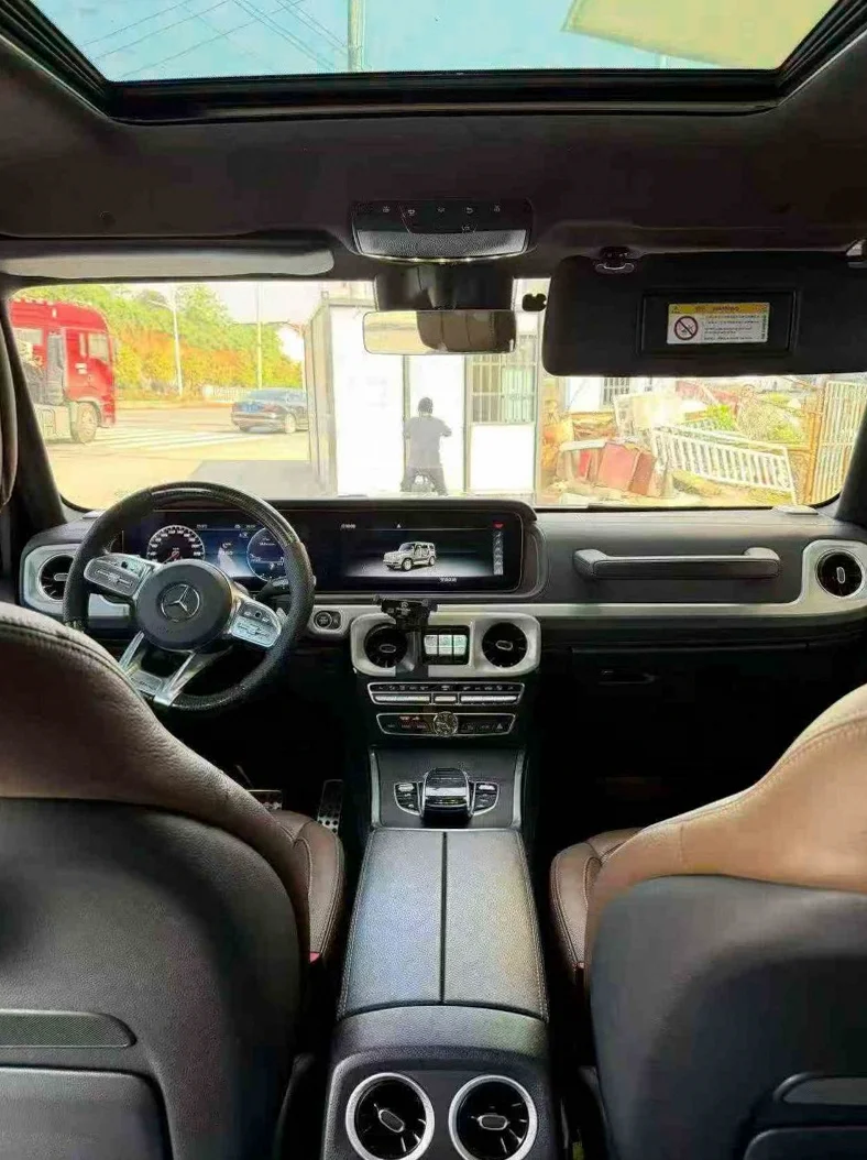 奔驰G 后面外观一