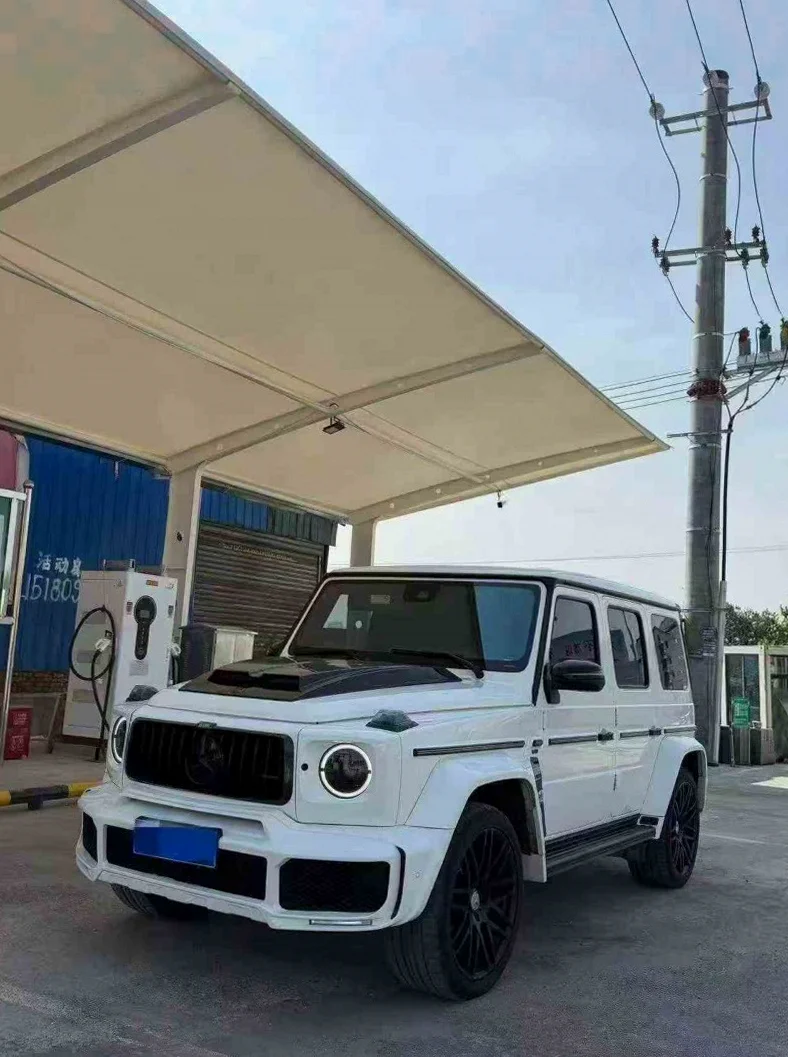 奔驰G 正面外观二