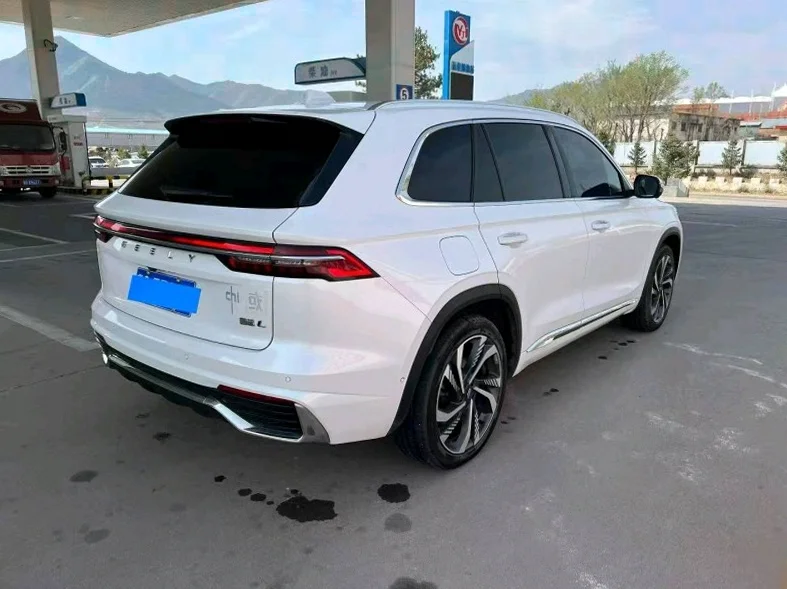 吉利星越 后面外观三