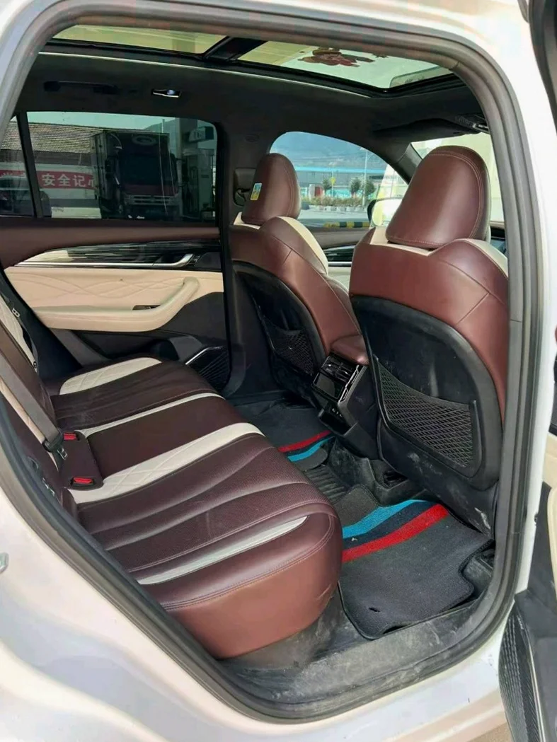 吉利星越 内饰后排
