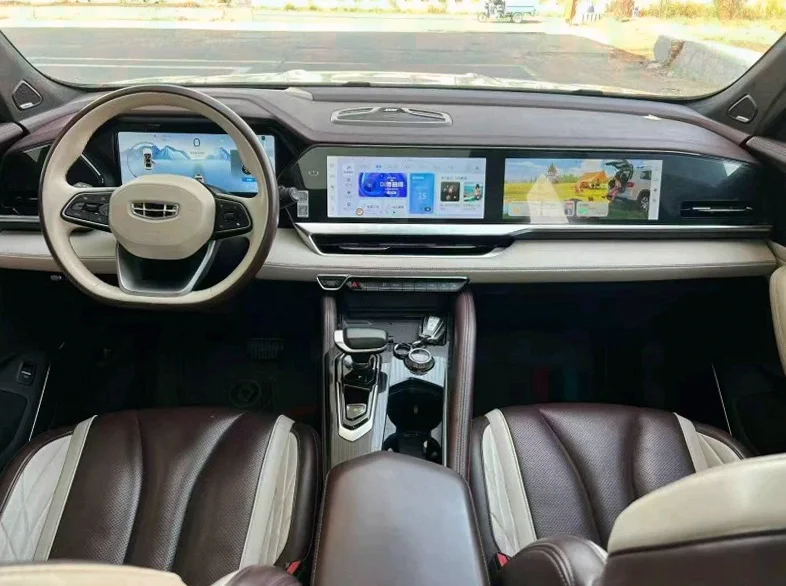 吉利星越 内饰前排