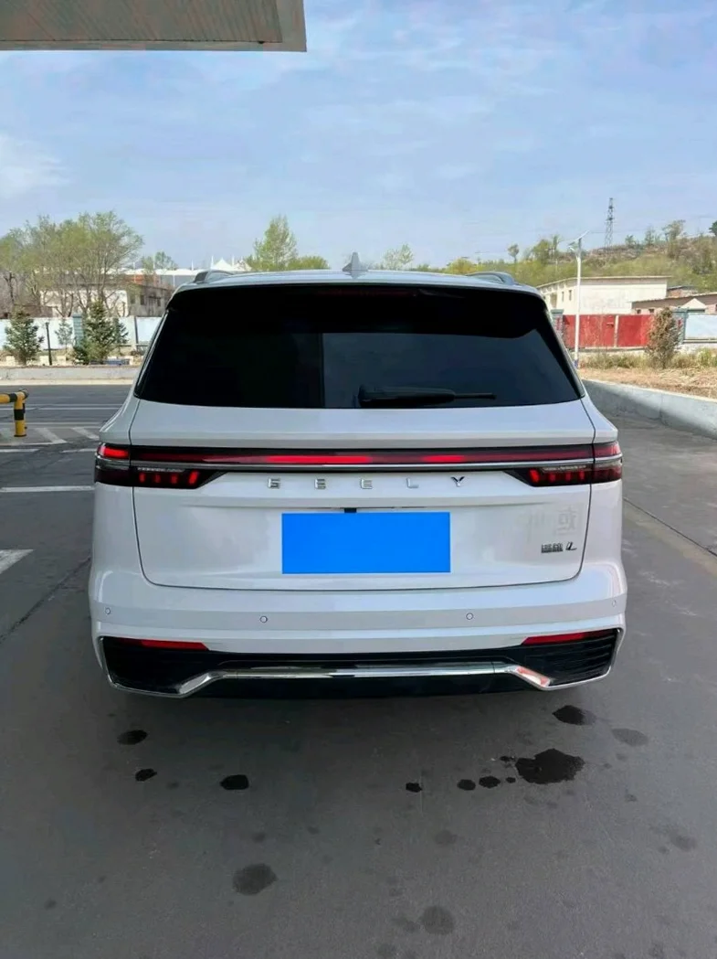 吉利星越 正面外观三