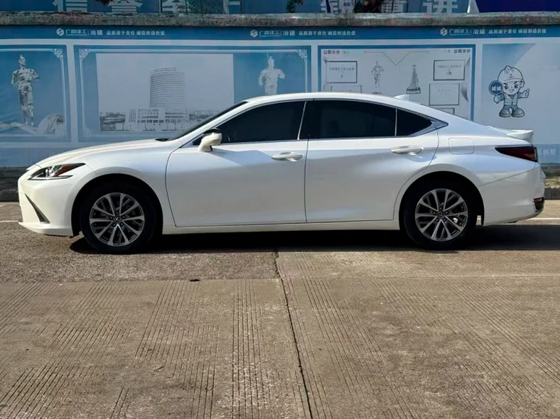 雷克萨斯ES 内饰后排