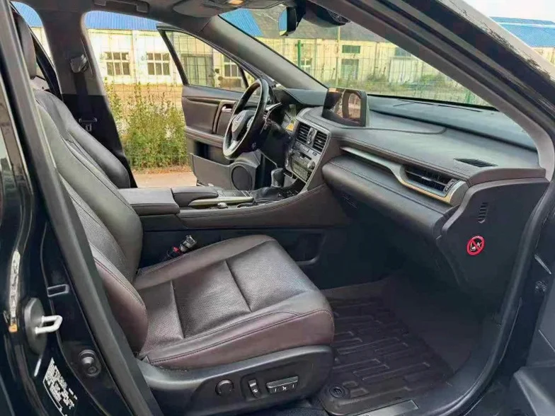 雷克萨斯RX 后面外观一