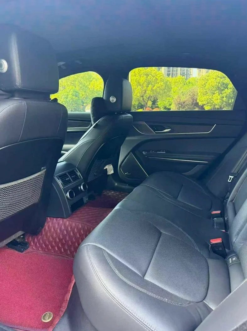 捷豹XFL 后面外观一