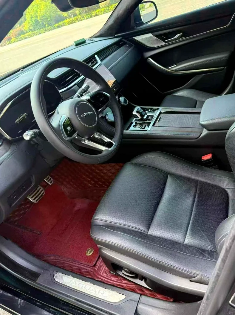 捷豹XFL 后面外观三