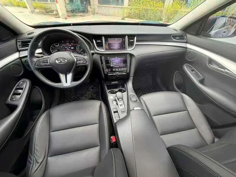英菲尼迪QX50 内饰前排