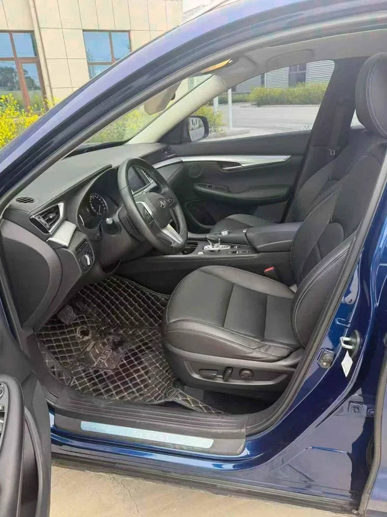 英菲尼迪QX50 后面外观三