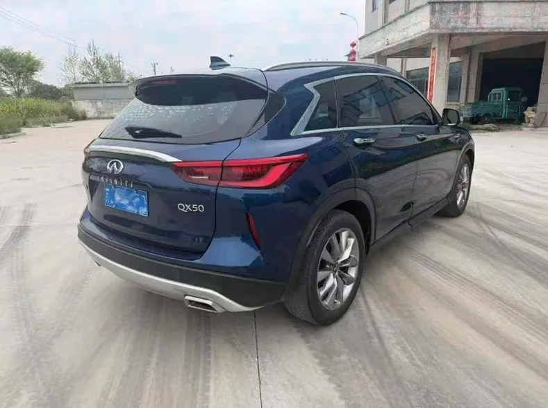 英菲尼迪QX50 驾驶室