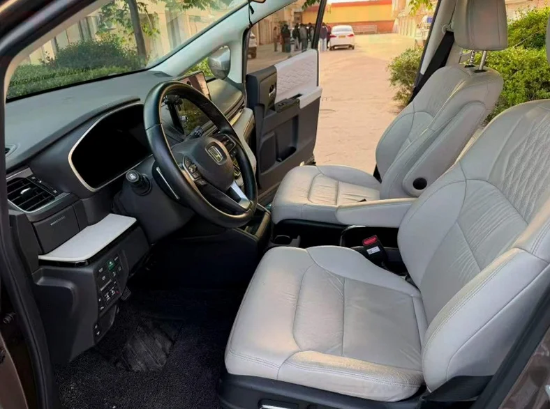 本田艾力绅 后面外观一