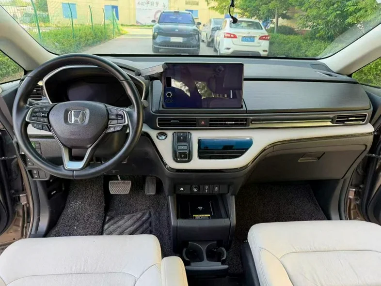 本田艾力绅 后面外观三