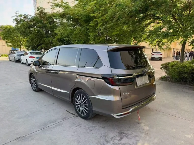 本田艾力绅 正面外观三